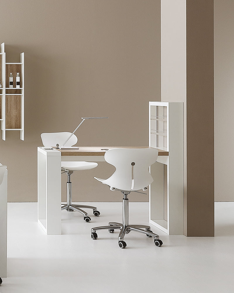 Living - Hvitt manikyrbord med LED-lys - Innebygd hylle - Med sug