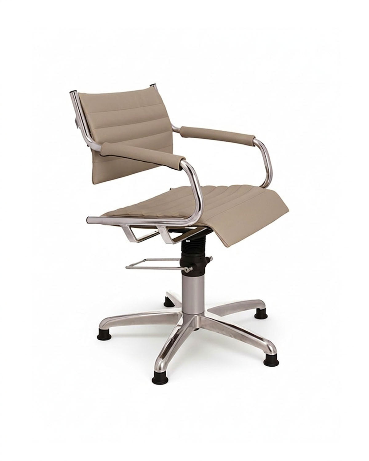 Greiner 59 - beige stylingstol med krom kryssbase